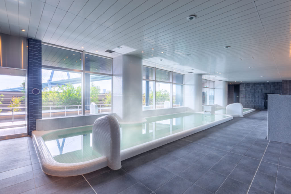 日本大阪環球影城住宿推薦｜日本環球影城自由飯店。天然露天溫泉大浴場、環球影城官方合作飯店、JR櫻島站正對面