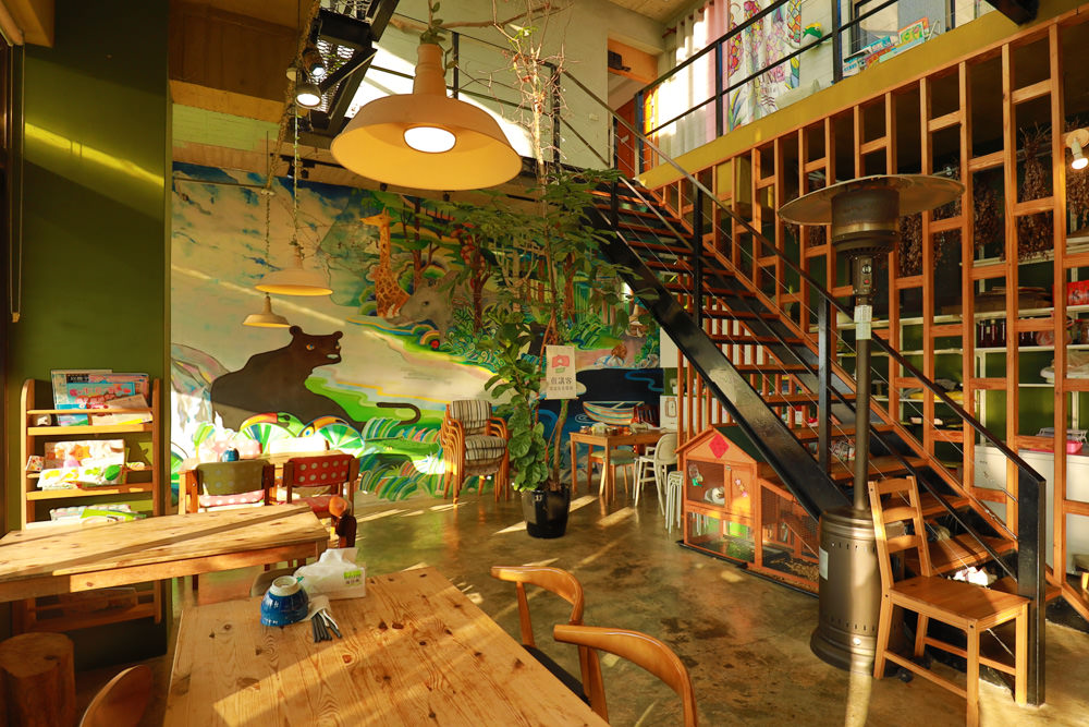 苗栗大湖住宿|上山回家旅宿。寵物友善民宿、矗立山腰的公視實境清水模民宿、一泊二食 - 第24張圖 苗栗大湖住宿|上山回家旅宿。寵物友善民宿、矗立山腰的公視實境清水模民宿、一泊二食