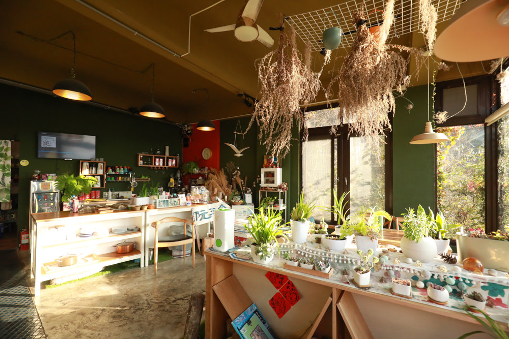 苗栗大湖住宿|上山回家旅宿。寵物友善民宿、矗立山腰的公視實境清水模民宿、一泊二食 - 第20張圖 苗栗大湖住宿|上山回家旅宿。寵物友善民宿、矗立山腰的公視實境清水模民宿、一泊二食