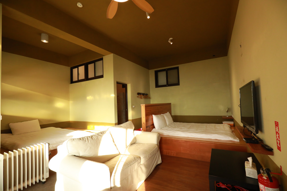 苗栗大湖住宿|上山回家旅宿。寵物友善民宿、矗立山腰的公視實境清水模民宿、一泊二食 - 第36張圖 苗栗大湖住宿|上山回家旅宿。寵物友善民宿、矗立山腰的公視實境清水模民宿、一泊二食