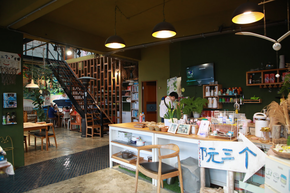 苗栗大湖住宿|上山回家旅宿。寵物友善民宿、矗立山腰的公視實境清水模民宿、一泊二食 - 第19張圖 苗栗大湖住宿|上山回家旅宿。寵物友善民宿、矗立山腰的公視實境清水模民宿、一泊二食