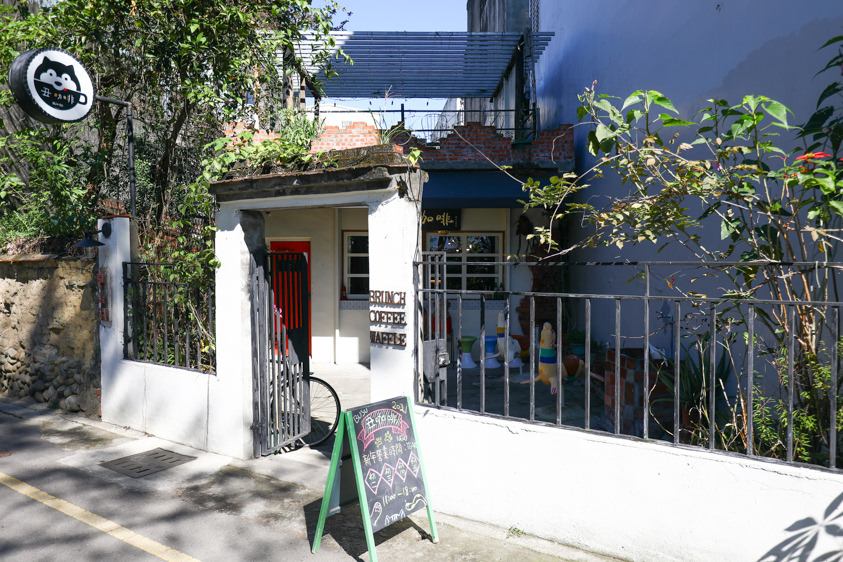 桃園大溪美食|丑咖啡BU-BU caf’e。老宅咖啡廳、寵物友善餐廳、早午餐鬆餅超美味 - 第2張圖 桃園大溪美食|丑咖啡BU-BU caf’e。老宅咖啡廳、寵物友善餐廳、早午餐鬆餅超美味