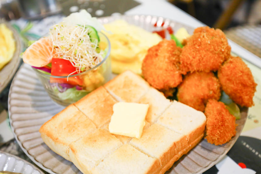 桃園大溪美食|丑咖啡BU-BU caf’e。老宅咖啡廳、寵物友善餐廳、早午餐鬆餅超美味 - 第17張圖 桃園大溪美食|丑咖啡BU-BU caf’e。老宅咖啡廳、寵物友善餐廳、早午餐鬆餅超美味