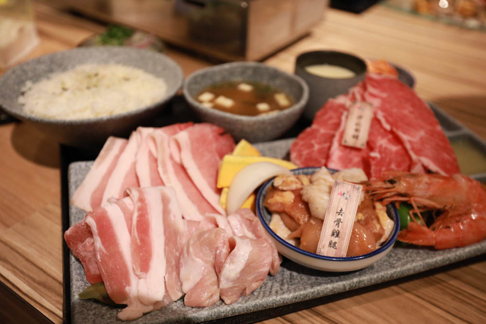 新北中和美食｜美術系壽司x烤滿分燒肉。中永和寵物友善餐廳、超澎湃個人日式燒肉、四號公園旁、永安市場捷運站