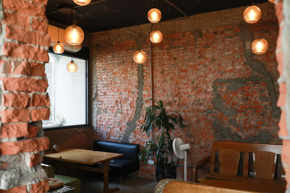 台南美食推薦|CREMA CAFÉ葵瑪咖啡。老宅咖啡廳中的寵物友善餐廳。寵物餐點、超人氣鳥巢布丁、 - 第8張圖 台南美食推薦|CREMA CAFÉ葵瑪咖啡。老宅咖啡廳中的寵物友善餐廳。寵物餐點、超人氣鳥巢布丁、