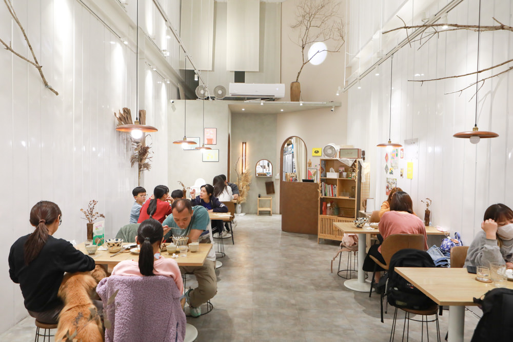 台南安平美食｜屋裏的湯。寵物友善餐廳、台南最美的鹹粿雞湯店、精燉養生暖心湯品、創意鹹粿
