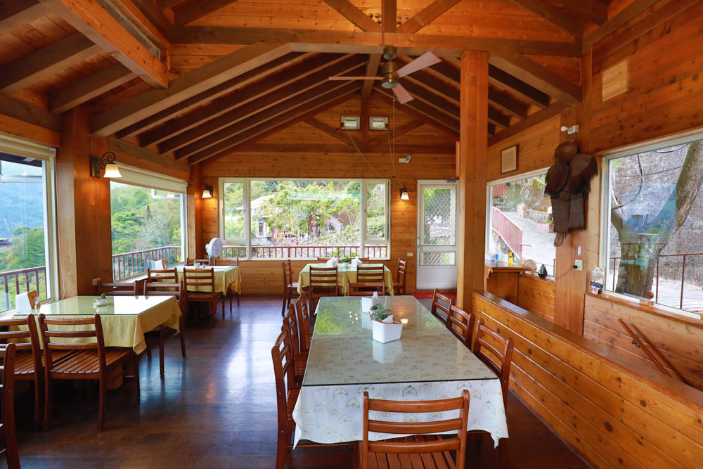 南投清境絕景民宿|五里坡民宿5KM Villa。清境寵物友善民宿、碧湖湖景絕美山居、療癒系日落、一泊二食(下午茶、早餐) - 第43張圖 南投清境絕景民宿|五里坡民宿5KM Villa。清境寵物友善民宿、碧湖湖景絕美山居、療癒系日落、一泊二食(下午茶、早餐)