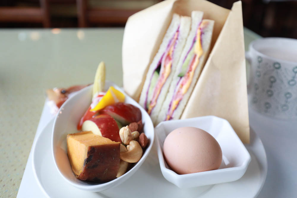 南投清境絕景民宿|五里坡民宿5KM Villa。清境寵物友善民宿、碧湖湖景絕美山居、療癒系日落、一泊二食(下午茶、早餐) - 第54張圖 南投清境絕景民宿|五里坡民宿5KM Villa。清境寵物友善民宿、碧湖湖景絕美山居、療癒系日落、一泊二食(下午茶、早餐)