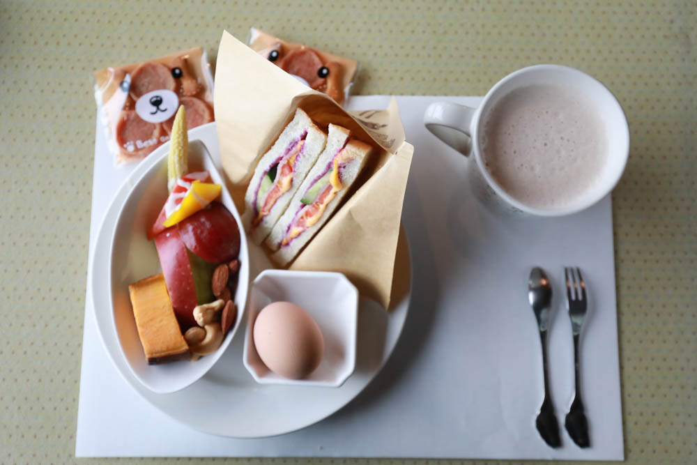 南投清境絕景民宿|五里坡民宿5KM Villa。清境寵物友善民宿、碧湖湖景絕美山居、療癒系日落、一泊二食(下午茶、早餐) - 第53張圖 南投清境絕景民宿|五里坡民宿5KM Villa。清境寵物友善民宿、碧湖湖景絕美山居、療癒系日落、一泊二食(下午茶、早餐)