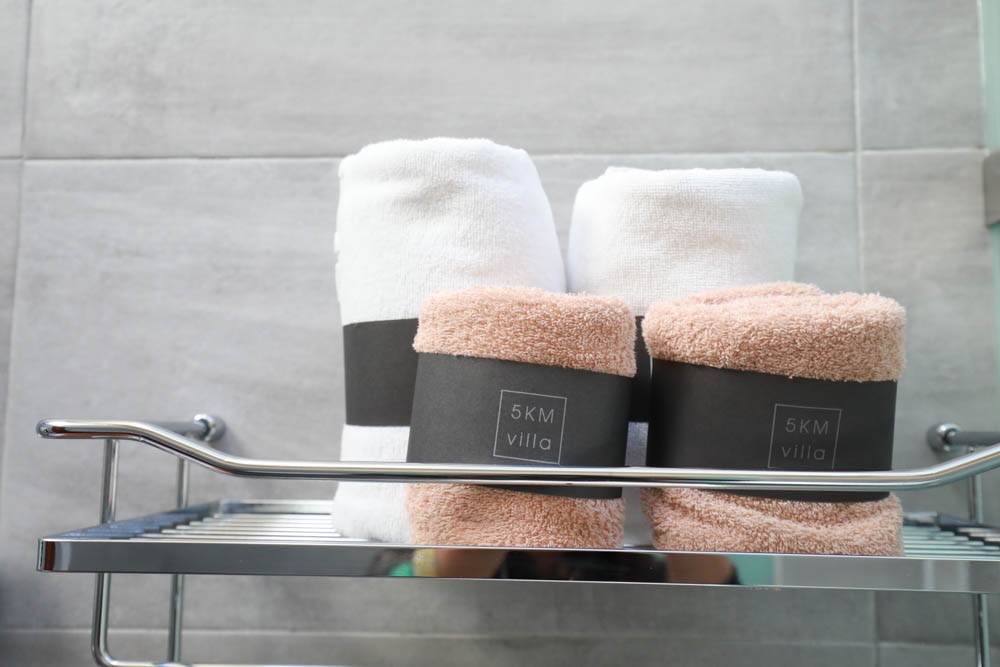 南投清境絕景民宿|五里坡民宿5KM Villa。清境寵物友善民宿、碧湖湖景絕美山居、療癒系日落、一泊二食(下午茶、早餐) - 第20張圖 南投清境絕景民宿|五里坡民宿5KM Villa。清境寵物友善民宿、碧湖湖景絕美山居、療癒系日落、一泊二食(下午茶、早餐)