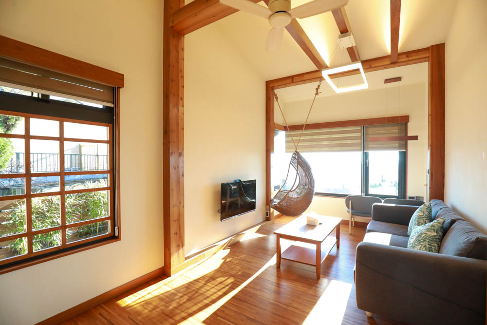 南投清境絕景民宿|五里坡民宿5KM Villa。清境寵物友善民宿、碧湖湖景絕美山居、療癒系日落、一泊二食(下午茶、早餐) - 第9張圖 南投清境絕景民宿|五里坡民宿5KM Villa。清境寵物友善民宿、碧湖湖景絕美山居、療癒系日落、一泊二食(下午茶、早餐)