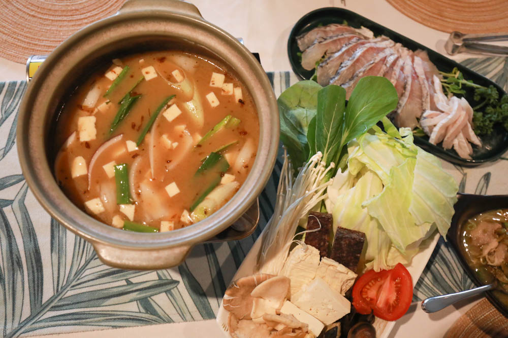 清境來福居玻璃屋景觀餐廳|清境寵物友善餐廳、南投清境美食、絕美玻璃屋、精緻無菜單料理、來福居民宿 - 第22張圖 清境來福居玻璃屋景觀餐廳|清境寵物友善餐廳、南投清境美食、絕美玻璃屋、精緻無菜單料理、來福居民宿