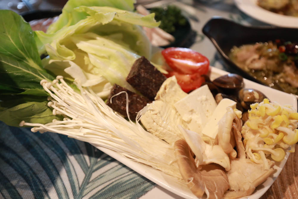 清境來福居玻璃屋景觀餐廳|清境寵物友善餐廳、南投清境美食、絕美玻璃屋、精緻無菜單料理、來福居民宿 - 第27張圖 清境來福居玻璃屋景觀餐廳|清境寵物友善餐廳、南投清境美食、絕美玻璃屋、精緻無菜單料理、來福居民宿