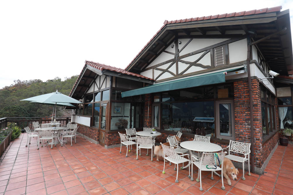 清境來福居玻璃屋景觀餐廳|清境寵物友善餐廳、南投清境美食、絕美玻璃屋、精緻無菜單料理、來福居民宿 - 第7張圖 清境來福居玻璃屋景觀餐廳|清境寵物友善餐廳、南投清境美食、絕美玻璃屋、精緻無菜單料理、來福居民宿