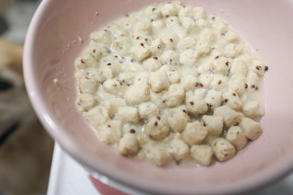 寵物凍乾推薦｜優格寵物食譜TOMA-PRO鮮肉佐餐凍乾。依照寵物身體機能設計、新鮮頂級食材、均衡營養、餐餐美味又健康