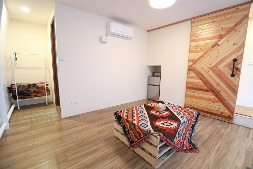 南投懶人豪華露營｜入樹二村嬉皮國度。一泊二食、寵物友善帳篷、異國風情主廚料理、洞穴帳、雙樓帳