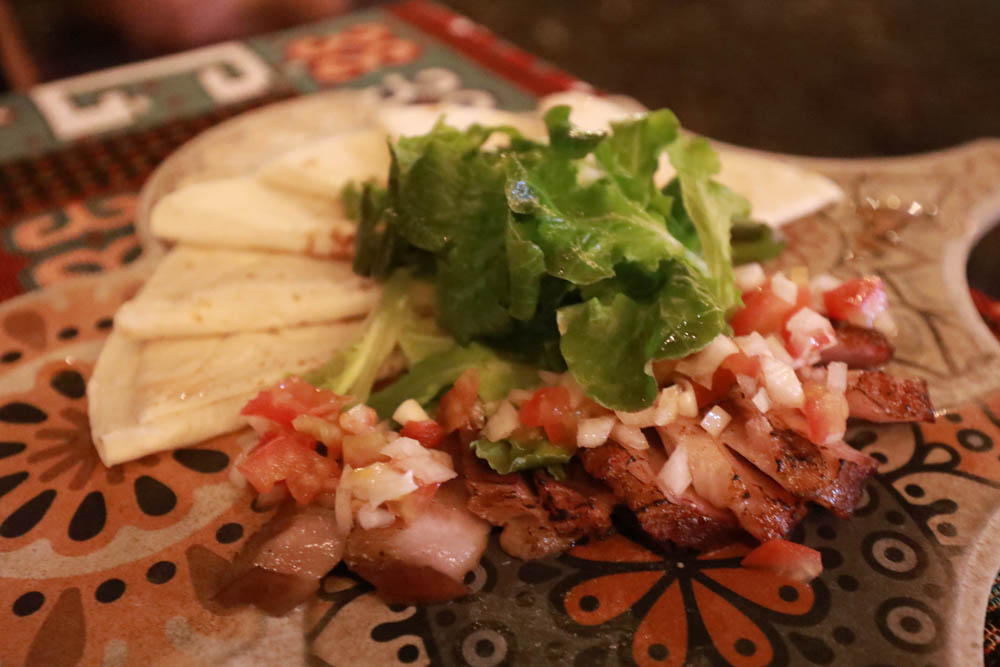 南投懶人豪華露營｜入樹二村嬉皮國度。一泊二食、寵物友善帳篷、異國風情主廚料理、洞穴帳、雙樓帳