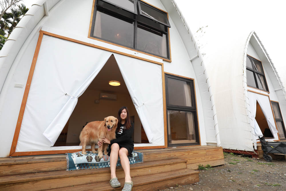 南投懶人豪華露營｜入樹二村嬉皮國度。一泊二食、寵物友善帳篷、異國風情主廚料理、洞穴帳、雙樓帳