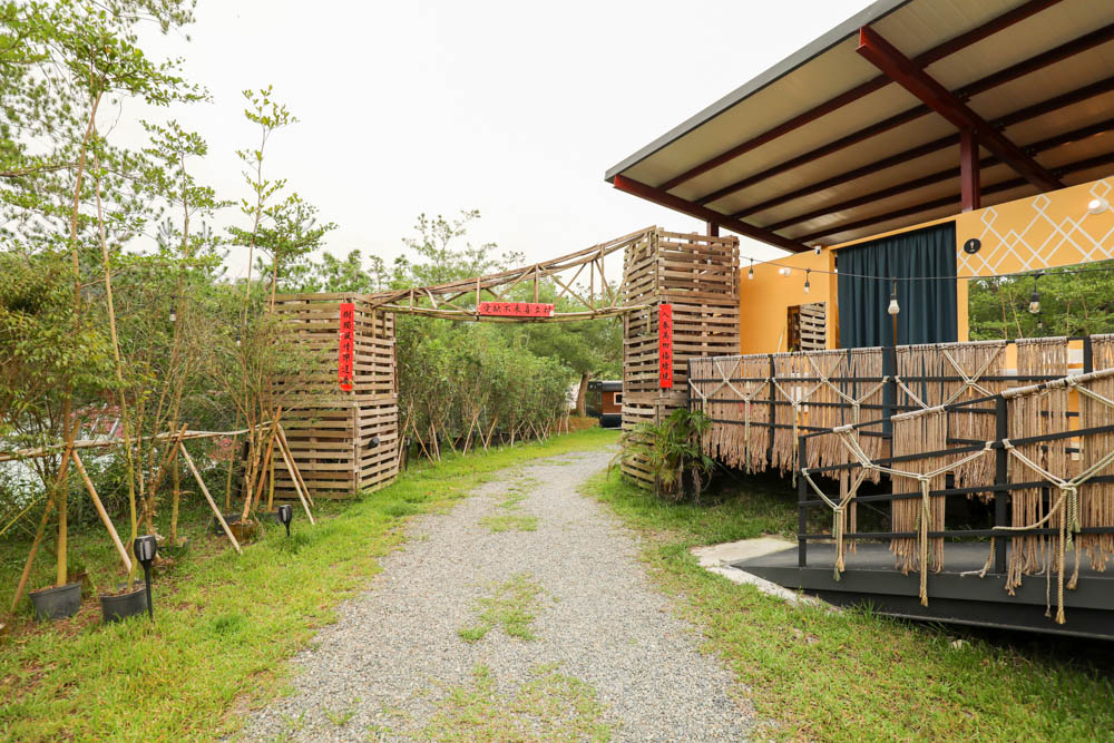 南投懶人豪華露營|入樹村露營區。一泊二食、寵物友善帳篷、免裝備露營、星空電影院、手作課程 - 第3張圖 南投懶人豪華露營|入樹村露營區。一泊二食、寵物友善帳篷、免裝備露營、星空電影院、手作課程