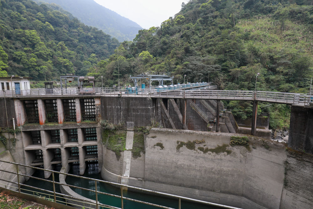 新北烏來景點｜內洞國家森林遊樂區。寵物友善景點、絕美峽谷秀麗瀑布森林浴！！