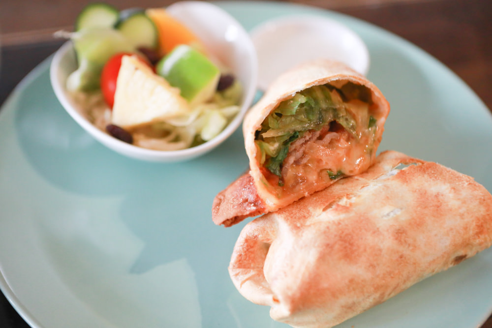 台北內湖美食｜肯達咖啡Kantata Coffee。寵物友善餐廳、早午餐、內湖科學園區、捷運西湖站咖啡廳