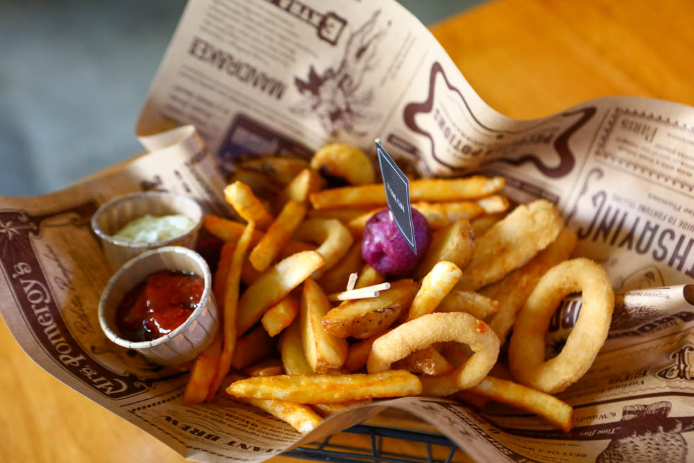 新北三芝淺水灣美食｜公雞咖啡Le coq 。北海岸無敵海景咖啡廳、寵物友善餐廳