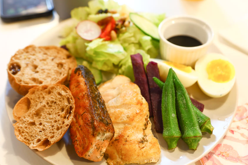 台北公館美食｜BFF Gossip Brunch 義式餐廳、網美咖啡廳、視覺系早午餐、寵物友善餐廳