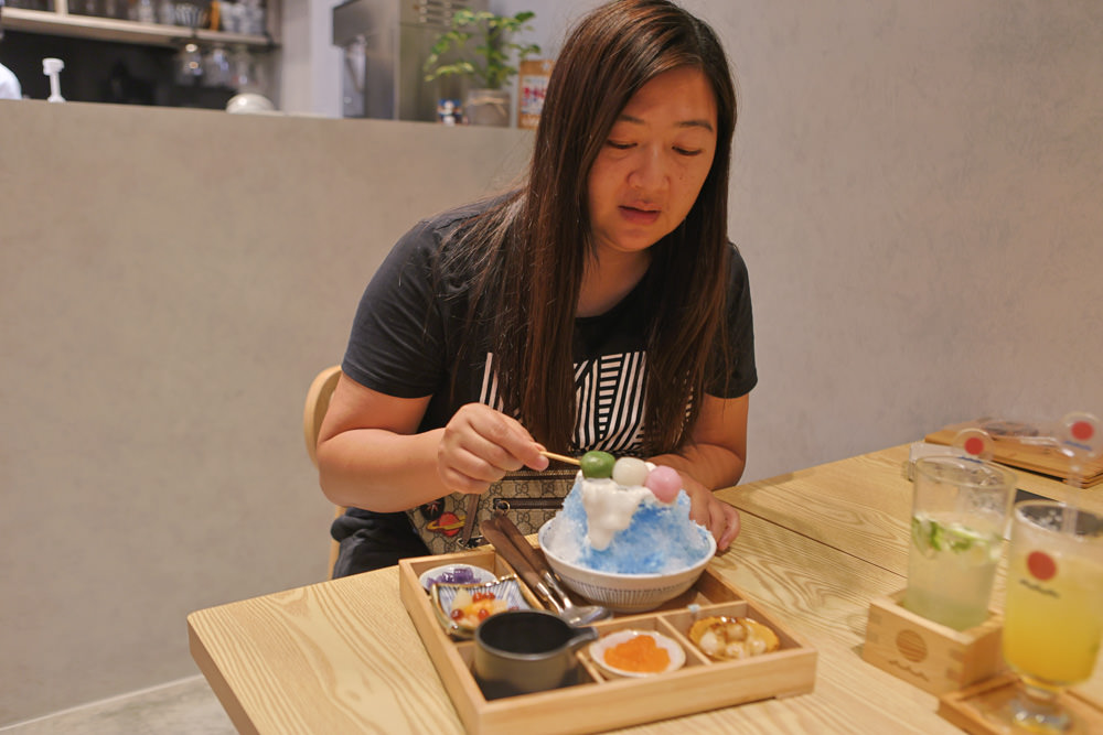 花蓮美食｜冉冉 Yukkuri。串揚天婦羅炸串、烏龍麵燒餃子、日式刨冰、花蓮宵夜、居酒屋、寵物友善餐廳