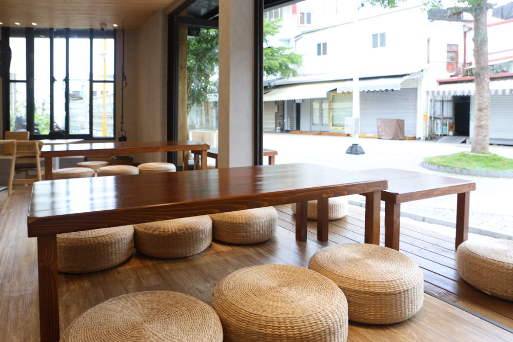 花蓮美食｜冉冉 Yukkuri。串揚天婦羅炸串、烏龍麵燒餃子、日式刨冰、花蓮宵夜、居酒屋、寵物友善餐廳