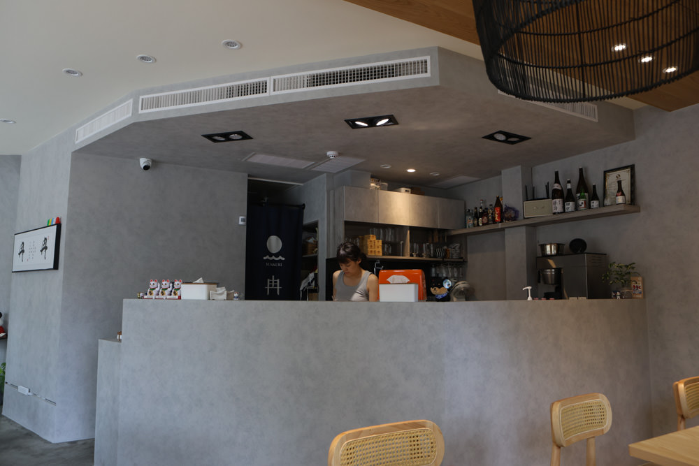 花蓮美食｜冉冉 Yukkuri。串揚天婦羅炸串、烏龍麵燒餃子、日式刨冰、花蓮宵夜、居酒屋、寵物友善餐廳