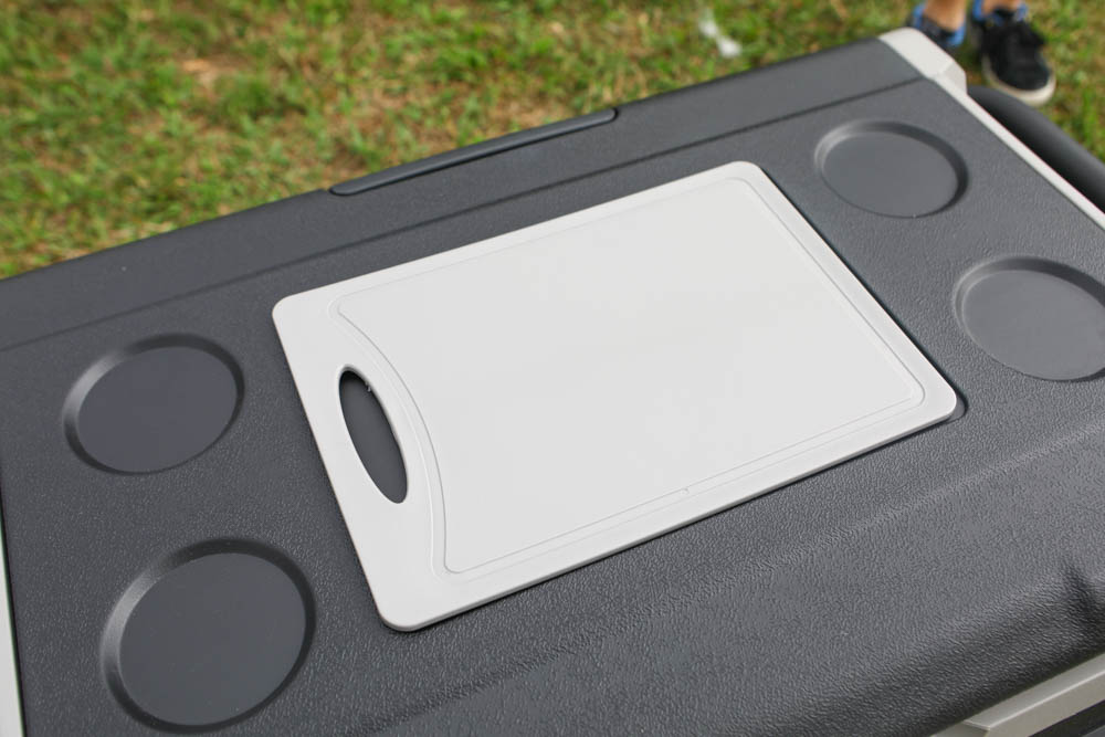 露營野餐裝備推薦｜SANSUI山水行動冰箱45L。LG壓縮機、家用車用、雙槽雙溫控行動冰箱、大空間大容量、輕鬆方便移動、露營旅行超實用！