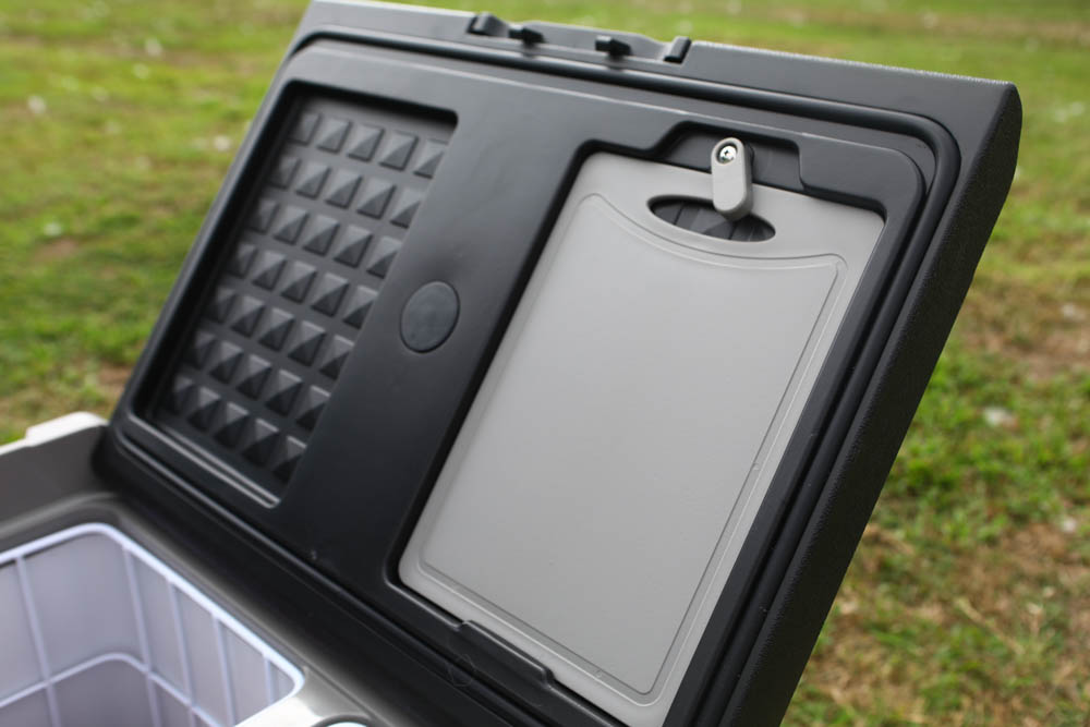 露營野餐裝備推薦｜SANSUI山水行動冰箱45L。LG壓縮機、家用車用、雙槽雙溫控行動冰箱、大空間大容量、輕鬆方便移動、露營旅行超實用！