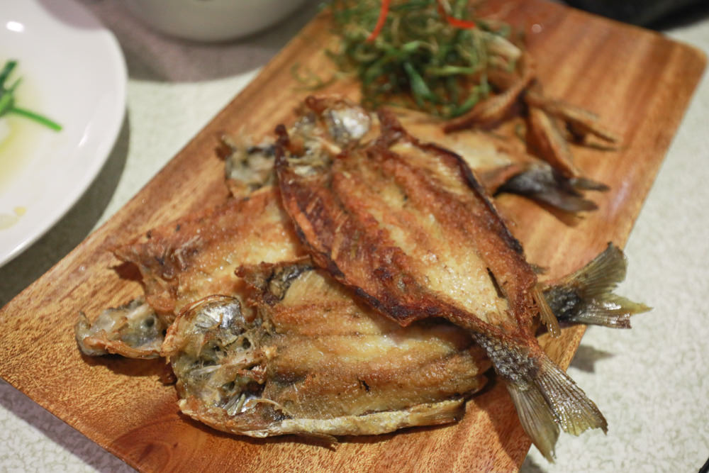 新店美食|加納富魚食坊‧內洞美食。寵物友善餐廳、烏來在地食材創意料理、冷泉養殖鱘龍魚 - 第13張圖 新店美食|加納富魚食坊‧內洞美食。寵物友善餐廳、烏來在地食材創意料理、冷泉養殖鱘龍魚