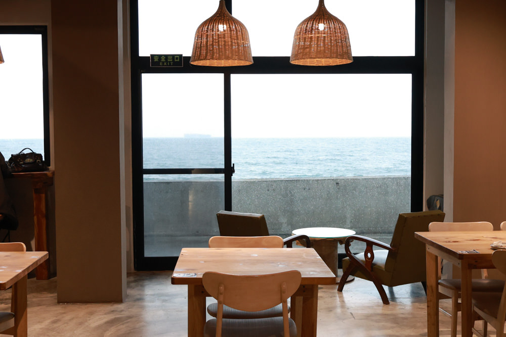 北海岸石門|拾浪咖啡。海景第一排、寵物友善餐廳、無敵海景咖啡廳、坐擁第一排絕美海景 - 第8張圖 北海岸石門|拾浪咖啡。海景第一排、寵物友善餐廳、無敵海景咖啡廳、坐擁第一排絕美海景