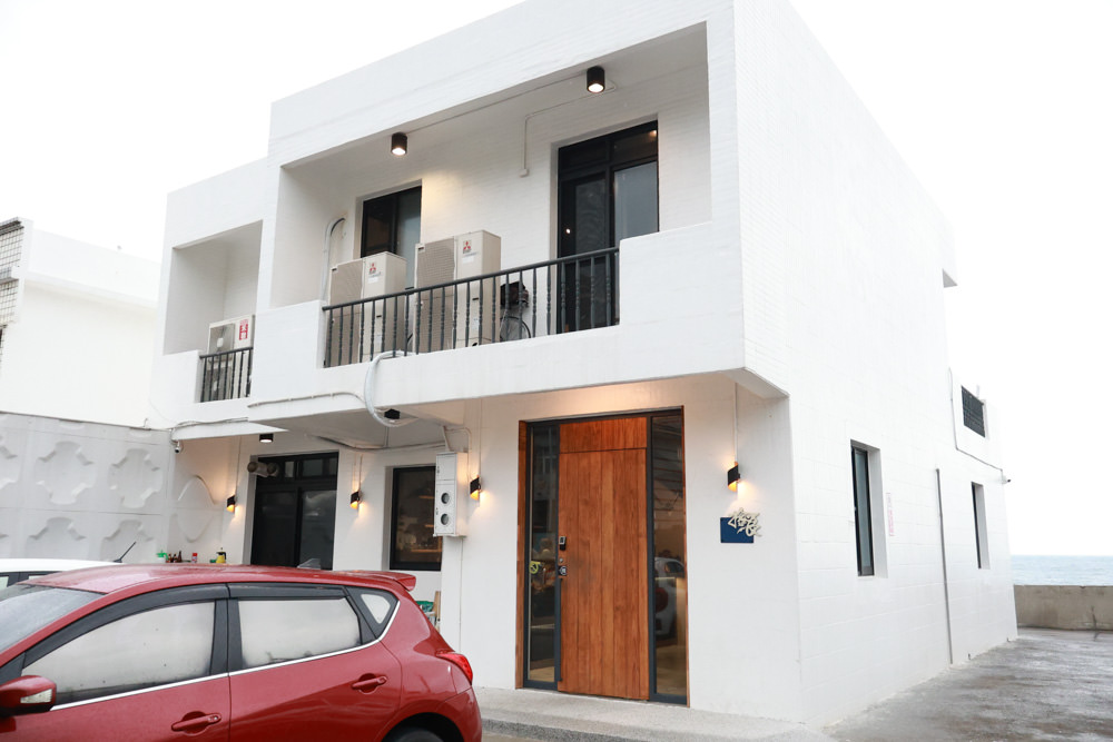 北海岸石門|拾浪咖啡。海景第一排、寵物友善餐廳、無敵海景咖啡廳、坐擁第一排絕美海景 - 第2張圖 北海岸石門|拾浪咖啡。海景第一排、寵物友善餐廳、無敵海景咖啡廳、坐擁第一排絕美海景