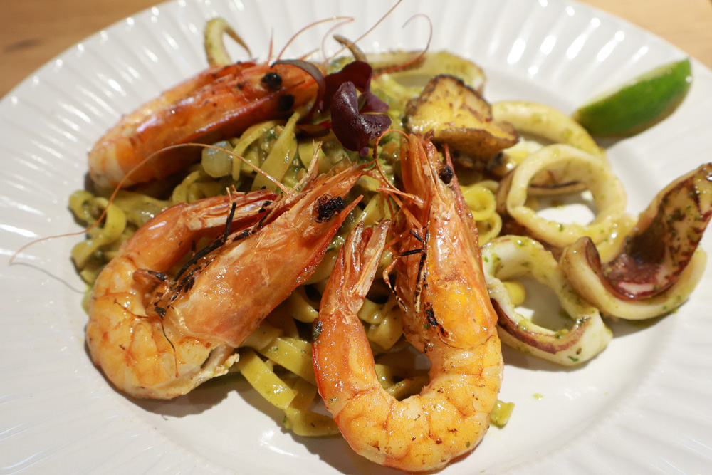 北海岸石門|拾浪咖啡。海景第一排、寵物友善餐廳、無敵海景咖啡廳、坐擁第一排絕美海景 - 第15張圖 北海岸石門|拾浪咖啡。海景第一排、寵物友善餐廳、無敵海景咖啡廳、坐擁第一排絕美海景