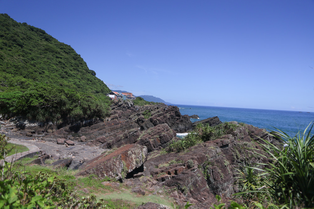 宜蘭頭城景點｜北關海潮公園。一線天秘境、絕美天然礁岩海岸步道、寵物友善景點、免門票、頭城看海秘境