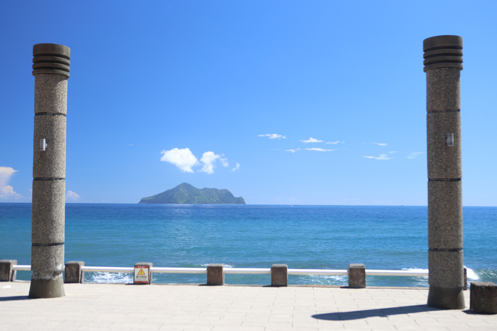 宜蘭頭城景點｜北關海潮公園。一線天秘境、絕美天然礁岩海岸步道、寵物友善景點、免門票、頭城看海秘境
