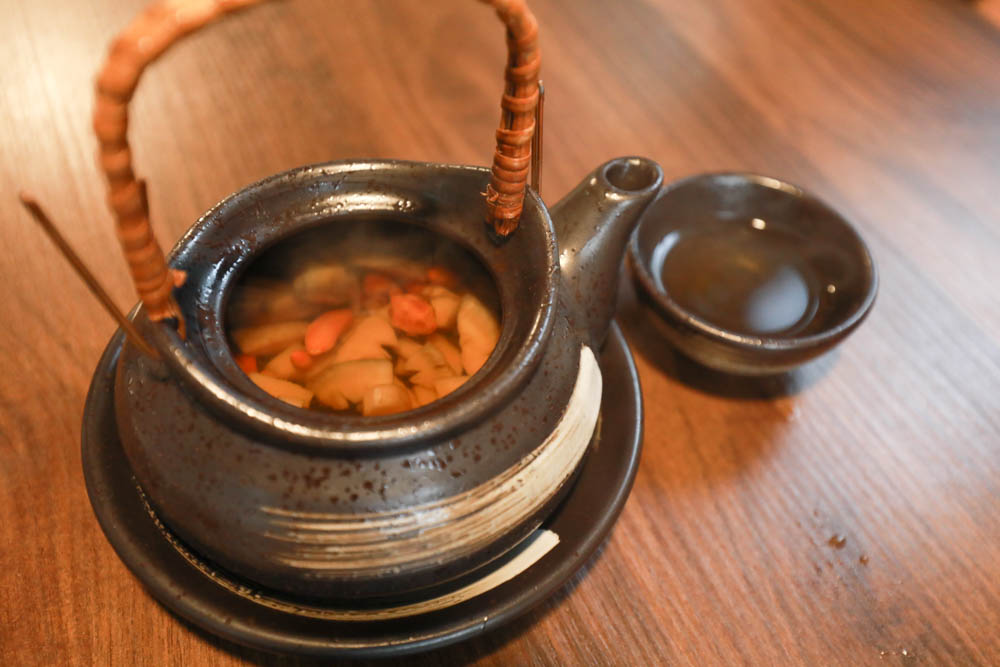 台中美食｜千汌日本料理 にほんりょうり。台中寵物友善餐廳、豪華免費寵物握壽司鮮食餐、包廂設計、寵物友善日料！！