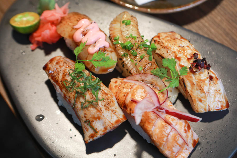 台中美食｜千汌日本料理 にほんりょうり。台中寵物友善餐廳、豪華免費寵物握壽司鮮食餐、包廂設計、寵物友善日料！！