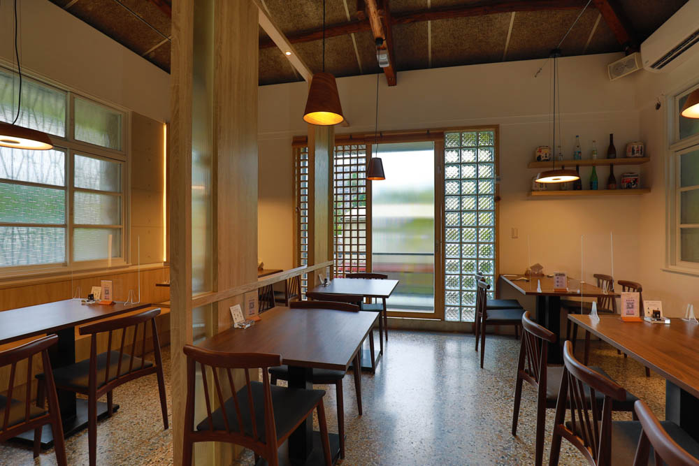 台中美食｜千汌日本料理 にほんりょうり。台中寵物友善餐廳、豪華免費寵物握壽司鮮食餐、包廂設計、寵物友善日料！！