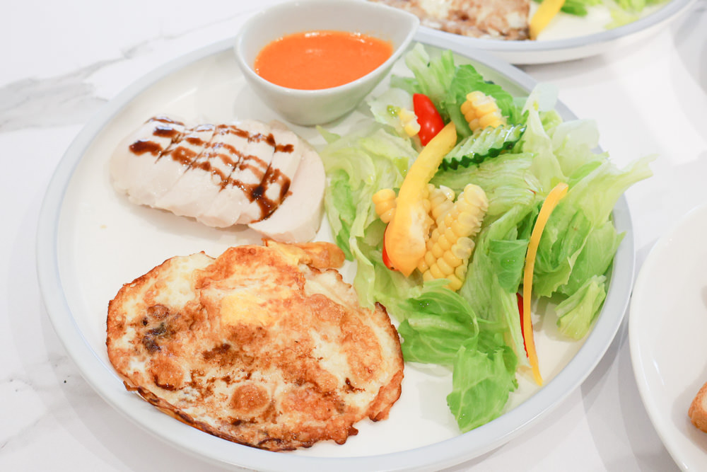 新北石門、北海岸海景住宿推薦｜半島海悅渡假會館：每一間都能帶毛孩入住，超美落地窗海景房必住！寵物友善民宿、北海岸寵物友善住宿