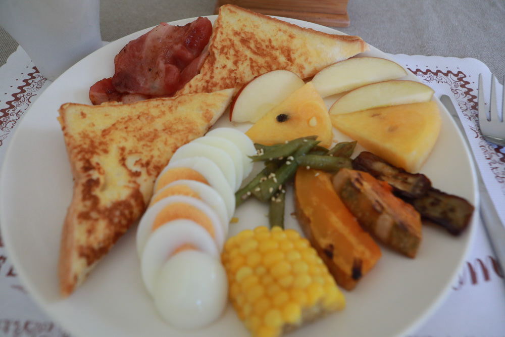 台東東河南八里民宿。寵物友善民宿、坐擁絕美太平洋海景、倚靠都蘭山、綠意盎然大草原！