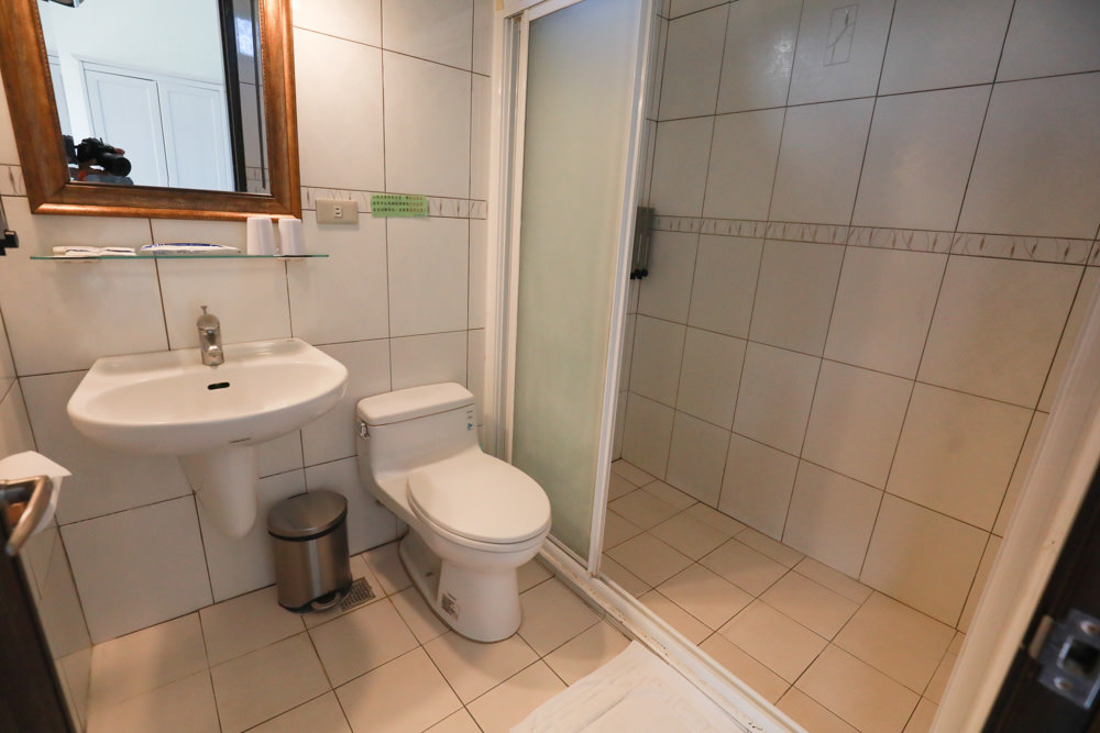 台東東河南八里民宿。寵物友善民宿、坐擁絕美太平洋海景、倚靠都蘭山、綠意盎然大草原！