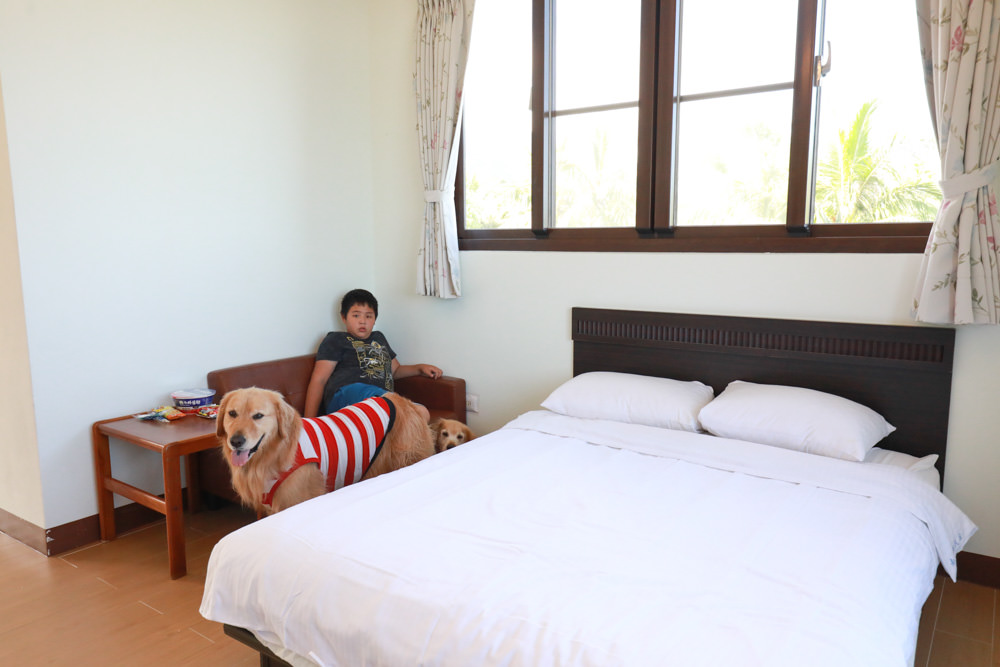 台東東河南八里民宿。寵物友善民宿、坐擁絕美太平洋海景、倚靠都蘭山、綠意盎然大草原！