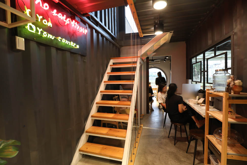 南投埔里美食｜肆盒院。繽紛貨櫃屋網美餐廳、精緻早午餐、寵物友善餐廳、舒肥料理、特色美食