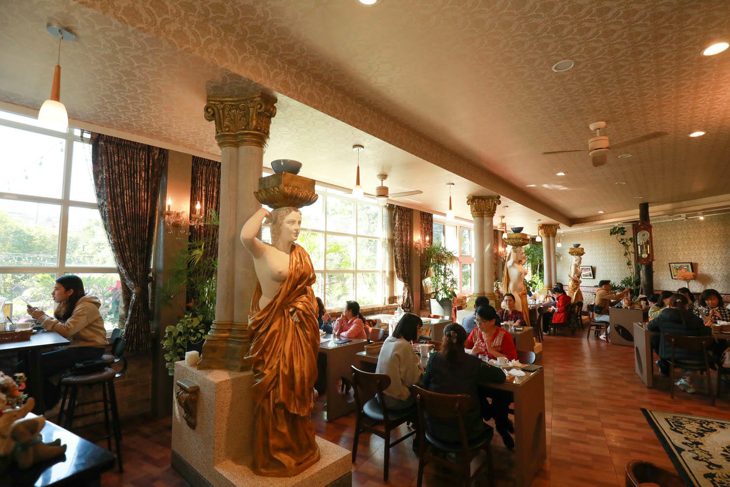 南投市美食|文心園花園咖啡。絕美歐風花園餐廳、異國鄉村花園咖啡屋、南投寵物友善餐廳 - 第28張圖 南投市美食|文心園花園咖啡。絕美歐風花園餐廳、異國鄉村花園咖啡屋、南投寵物友善餐廳