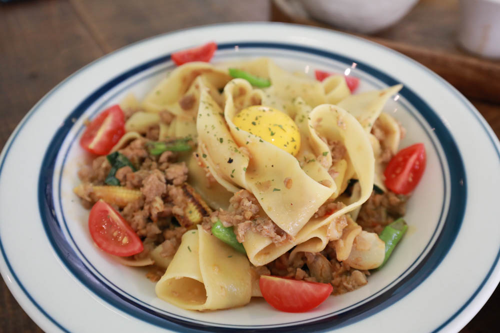 台北信義區美食｜叁食咖啡廳。國父紀念館寵物友善餐廳、韓系小清新網美咖啡廳、餐點美味多元化