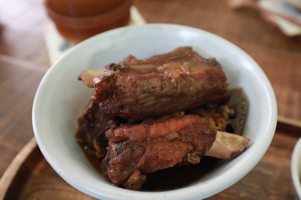 台北信義區美食｜叁食咖啡廳。國父紀念館寵物友善餐廳、韓系小清新網美咖啡廳、餐點美味多元化