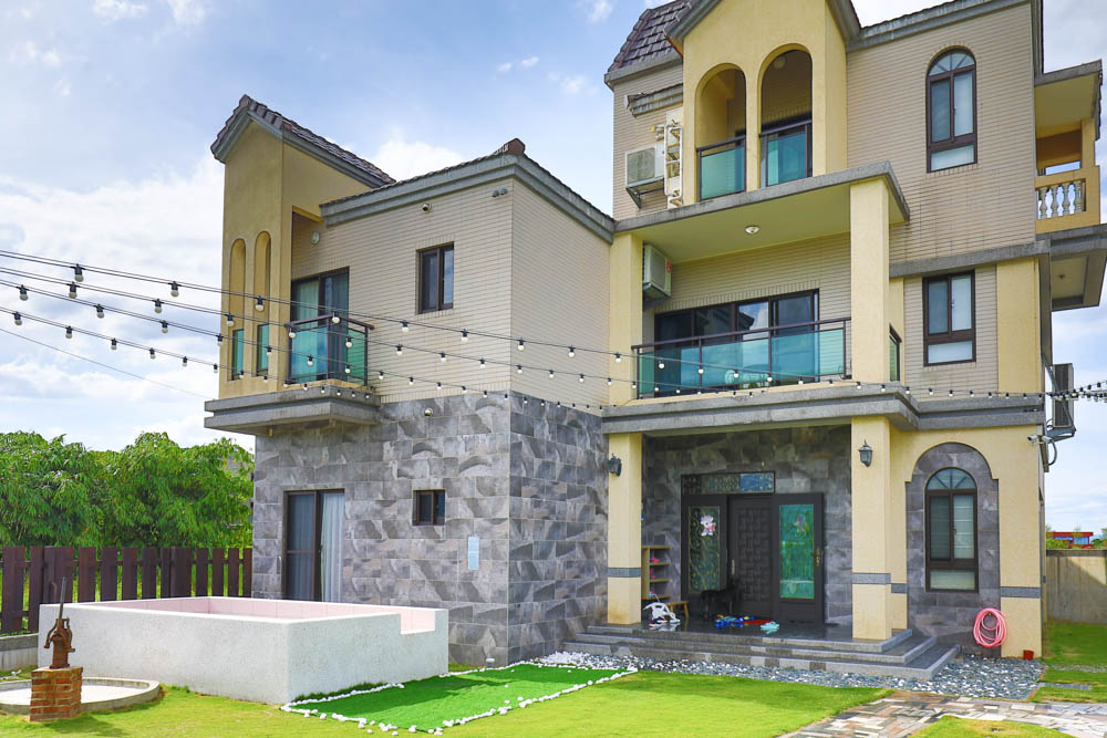 宜蘭冬山|可妮吉娃親子庭園獨棟民宿。寵物友善、可包棟、大草皮、戲水池、烤肉區、獨棟別墅 - 第2張圖 宜蘭冬山|可妮吉娃親子庭園獨棟民宿。寵物友善、可包棟、大草皮、戲水池、烤肉區、獨棟別墅